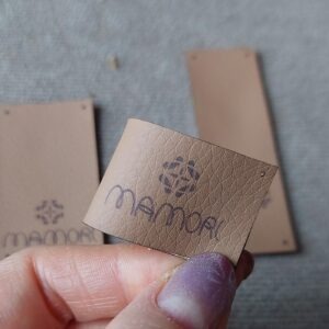 Helepruun kunstnahast  eritellimus silt oma logo või kujundusega