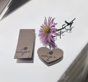 Beež kunstnahast eritellimus silt oma logo või kujundusega