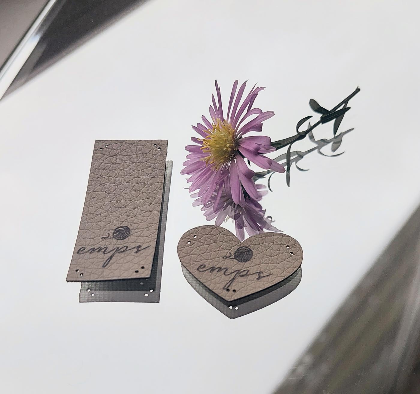 Beež kunstnahast eritellimus silt oma logo või kujundusega