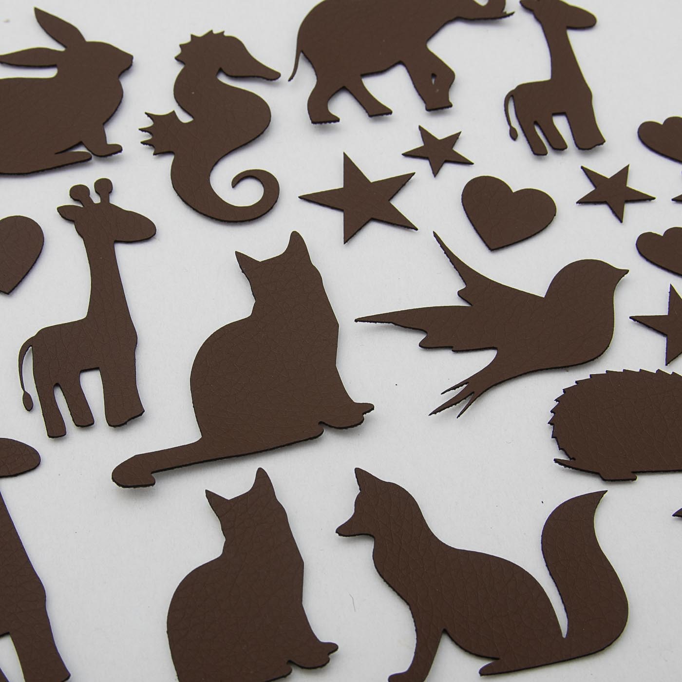 Tumepruunist kunstnahast eritellimus silt oma logo või kujundusega