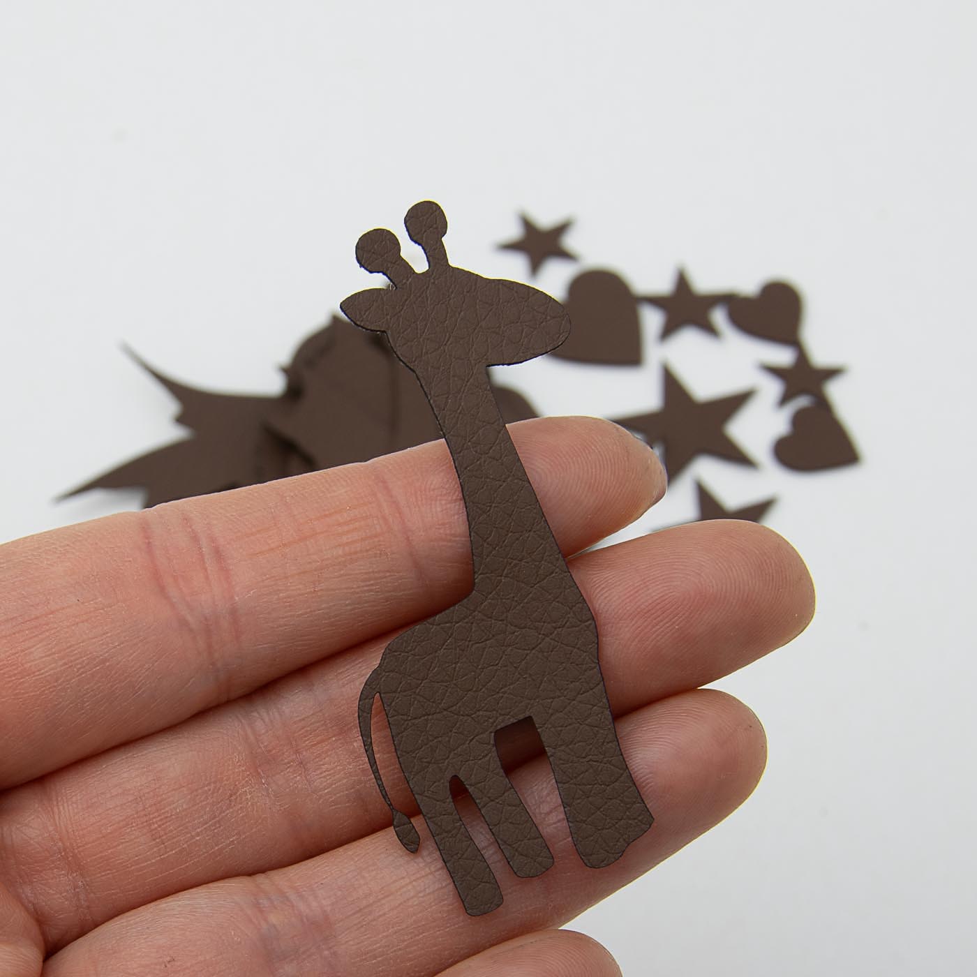 Tumepruunist kunstnahast eritellimus silt oma logo või kujundusega