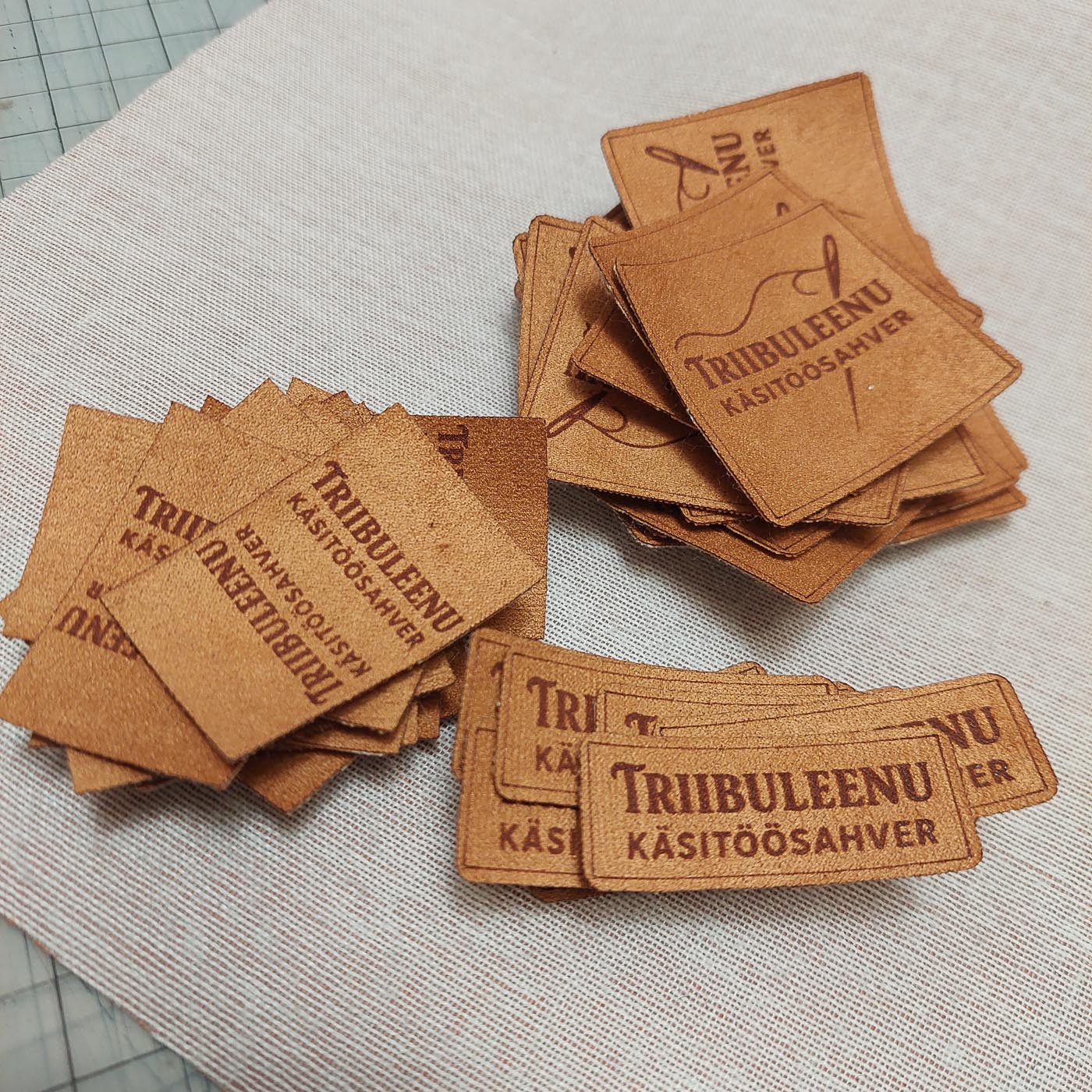 Pruun kangast eritellimus silt oma logo või kujundusega