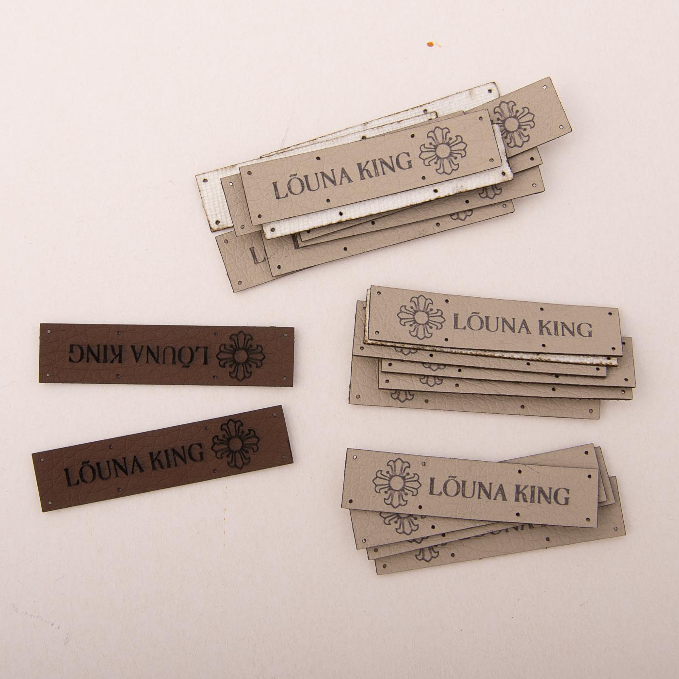 Beež kunstnahast eritellimus silt oma logo või kujundusega